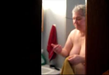 Drying off large tits